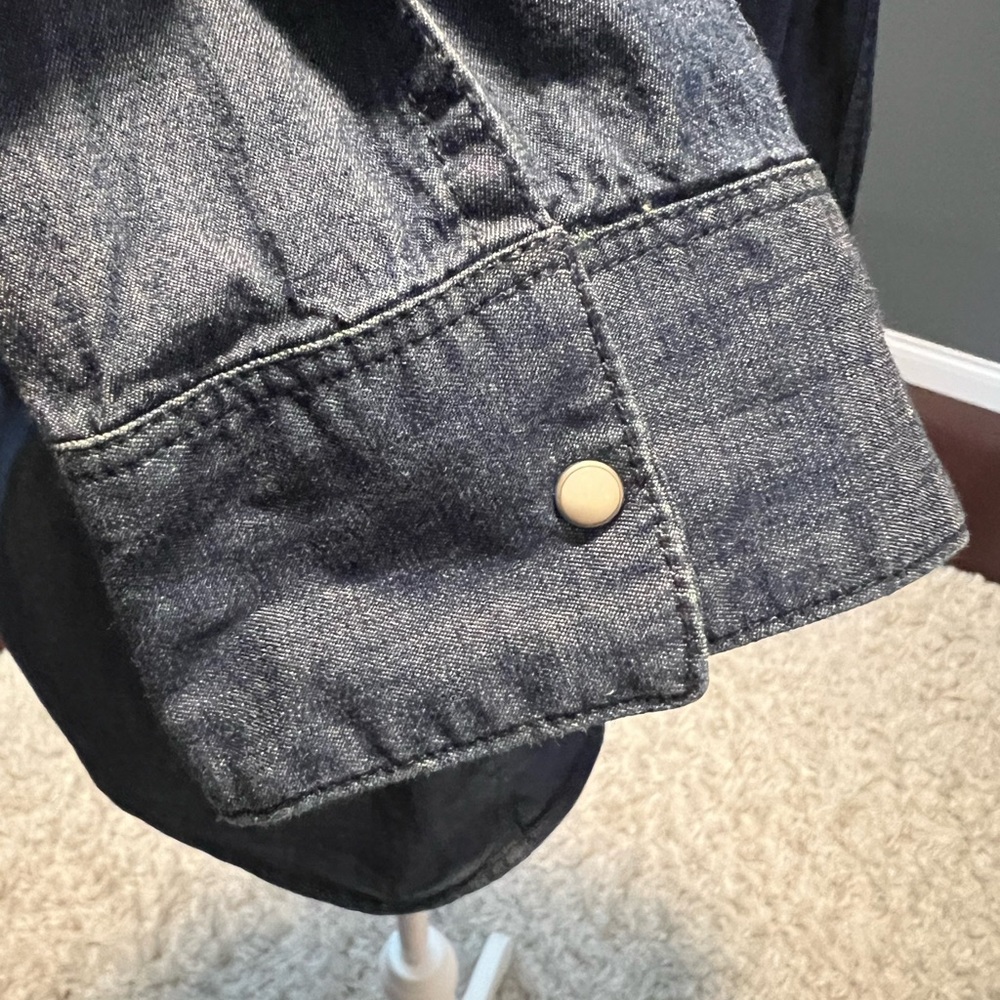 - Calvin Klein denim long sleeve top with snaps in front. - Picture 4 of 6